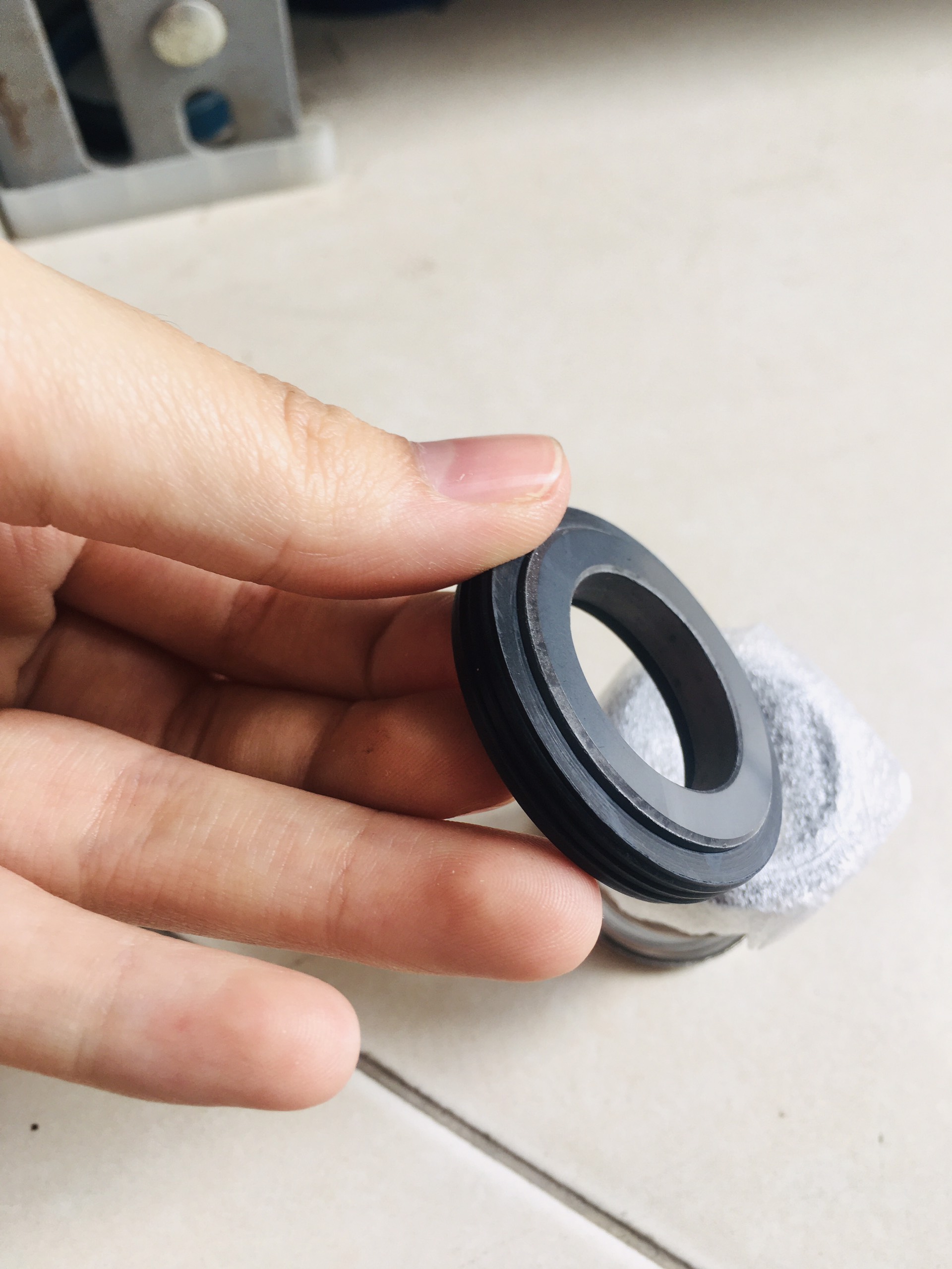 PHỐT BƠM 560A-22 ( phốt cao)