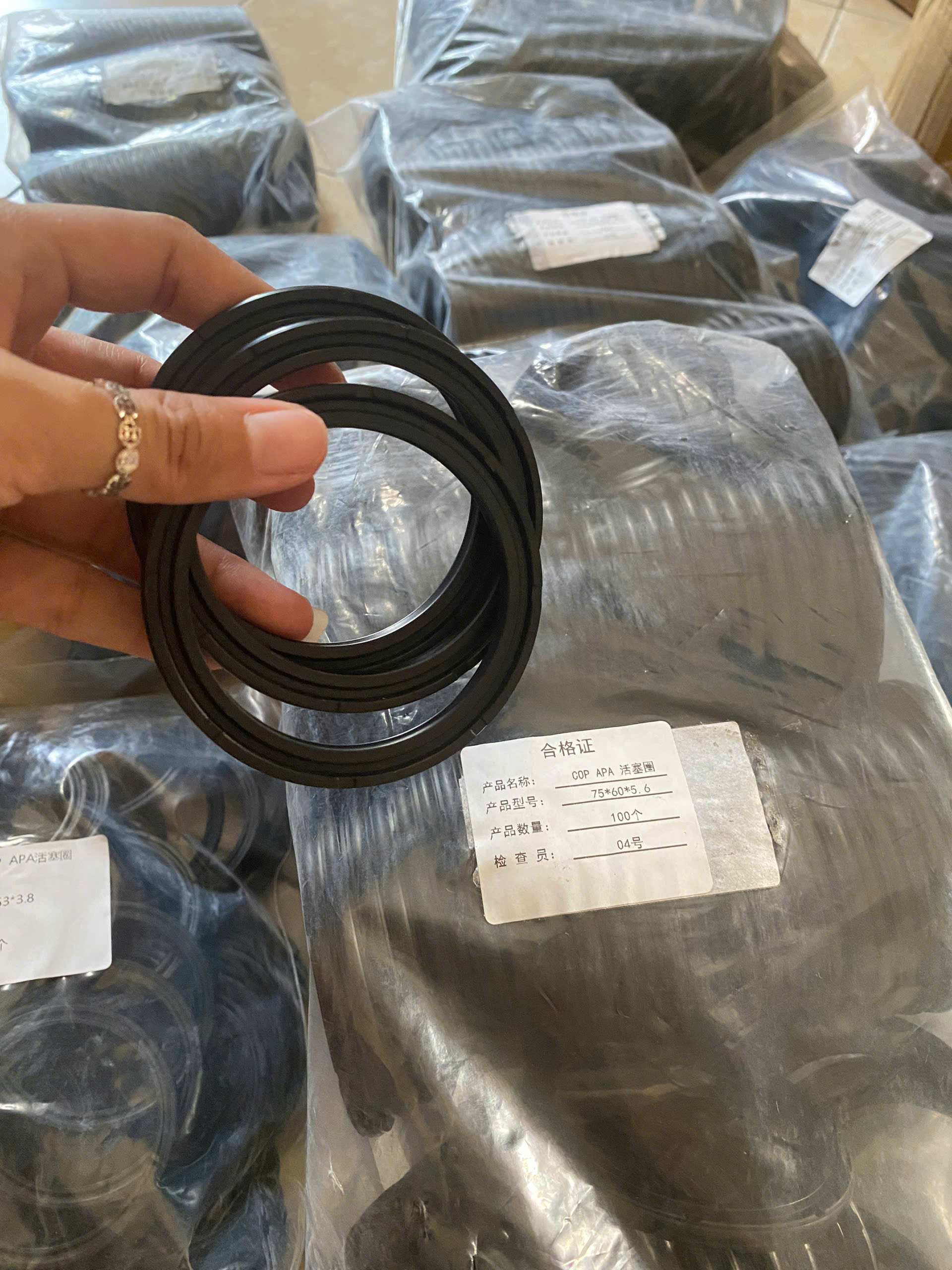 Phốt khí nén APA 75*60*5.6